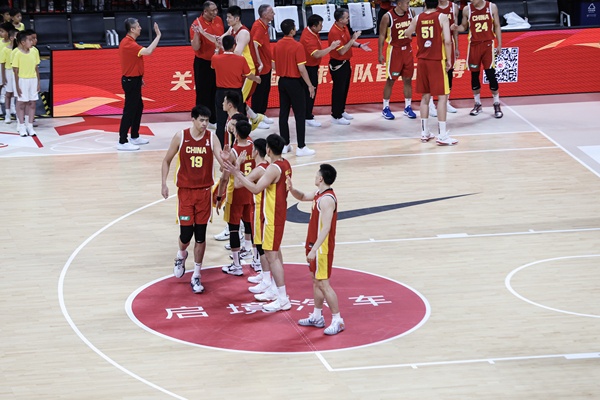 媒体人：中国对战卡塔尔的三名裁判分别来自澳大利亚/新西兰/也门
